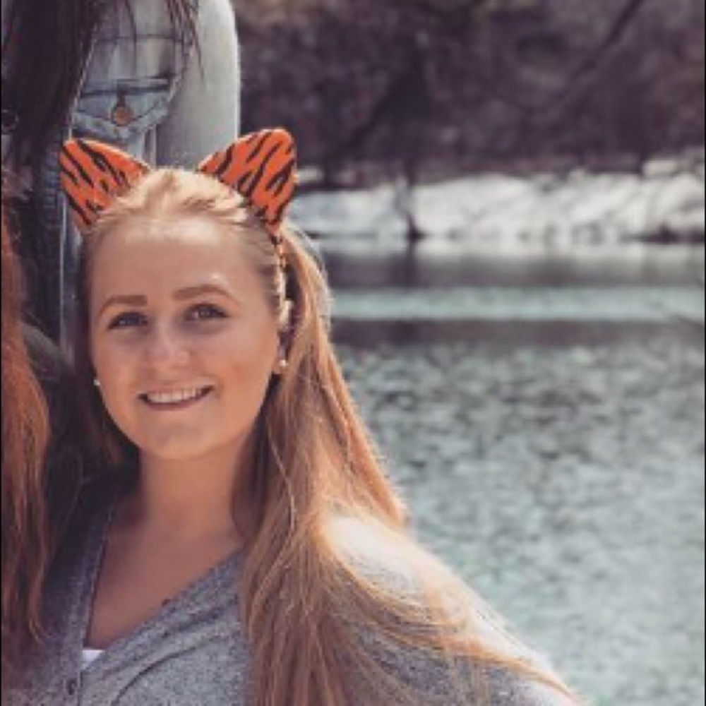 Meet your Posher, Vlada